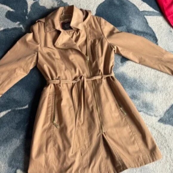Vince Camuto Trenchcoat NWOT - Picture 1 of 5